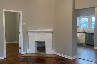 315 E Churchwell Ave - Photo 3 of 19