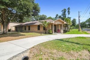 featured image of 303 Shawnee Dr