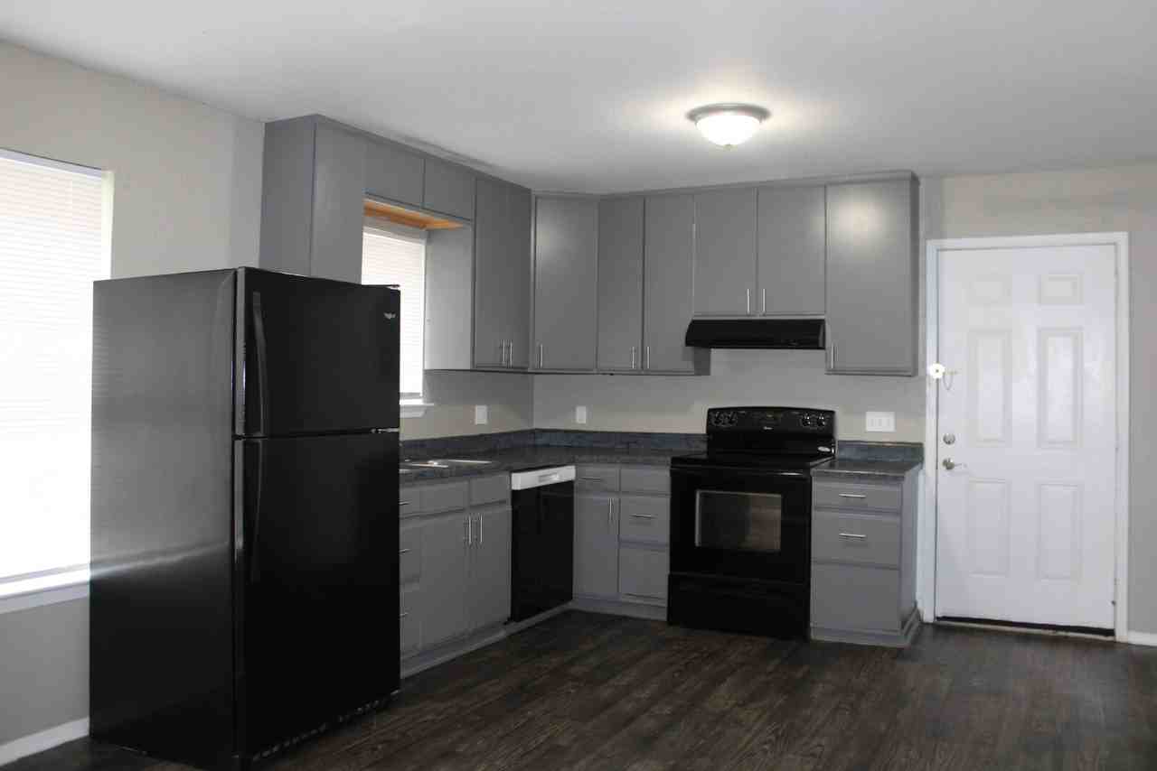 528 Glen Cove St #528 - Photo 6 of 13