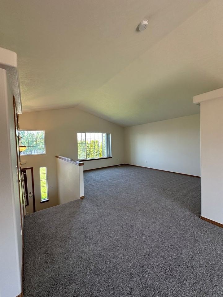 419 N Arbutus Ave - Photo 2 of 29