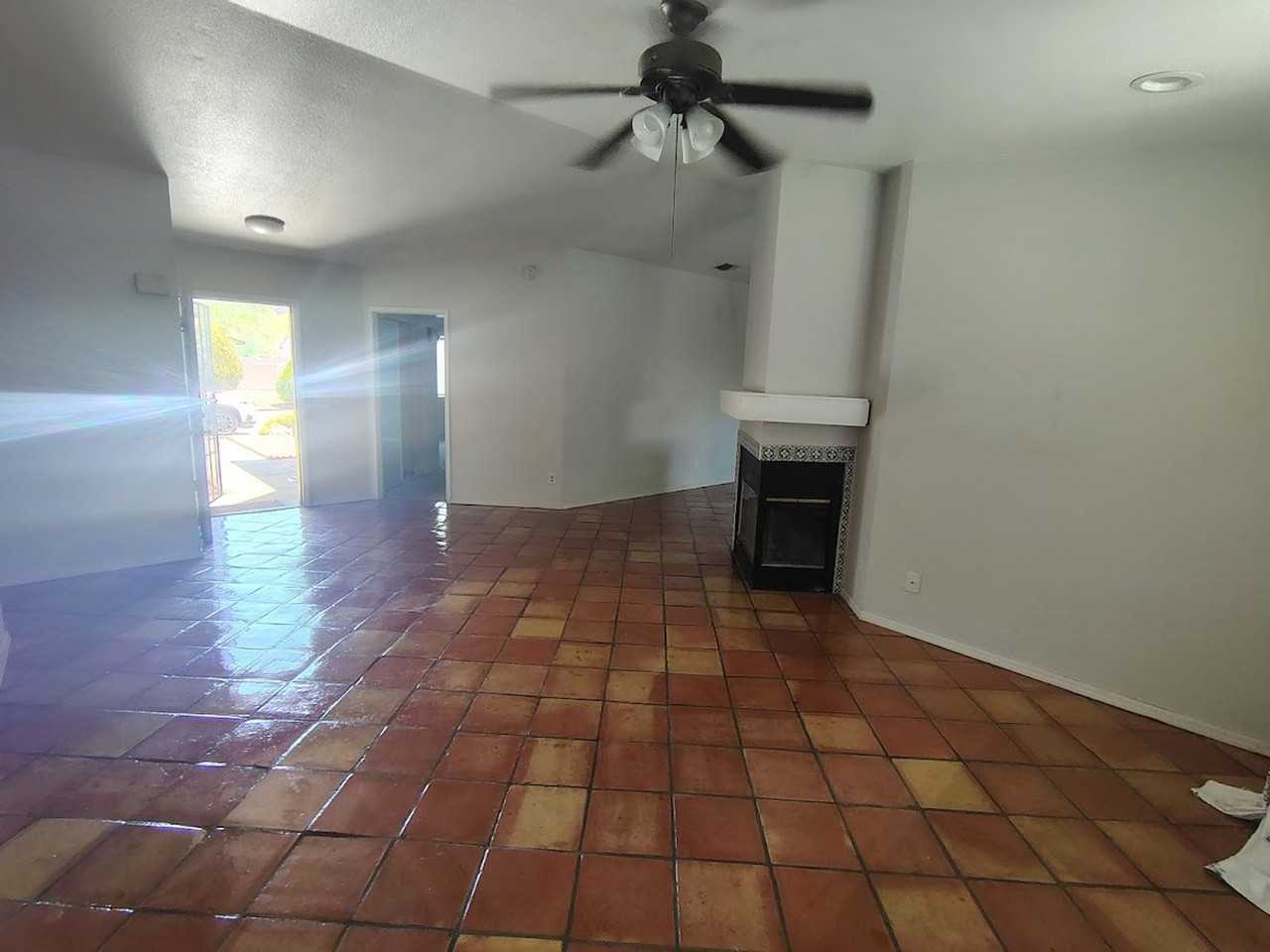 2709 W Firebrook Rd - Photo 2 of 19