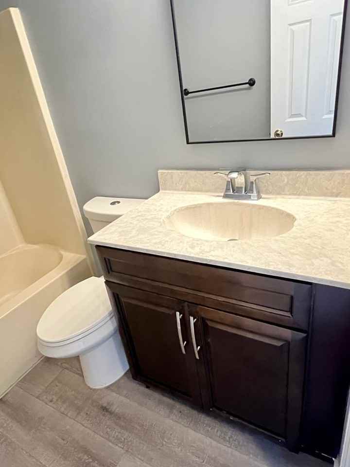 108 Clinton Ct - Photo 6 of 15