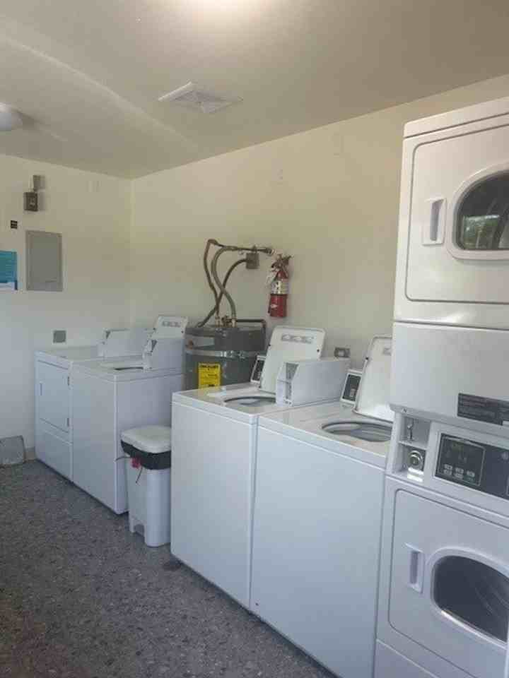 755 Nw 3rd St #4 - Photo 2 of 11