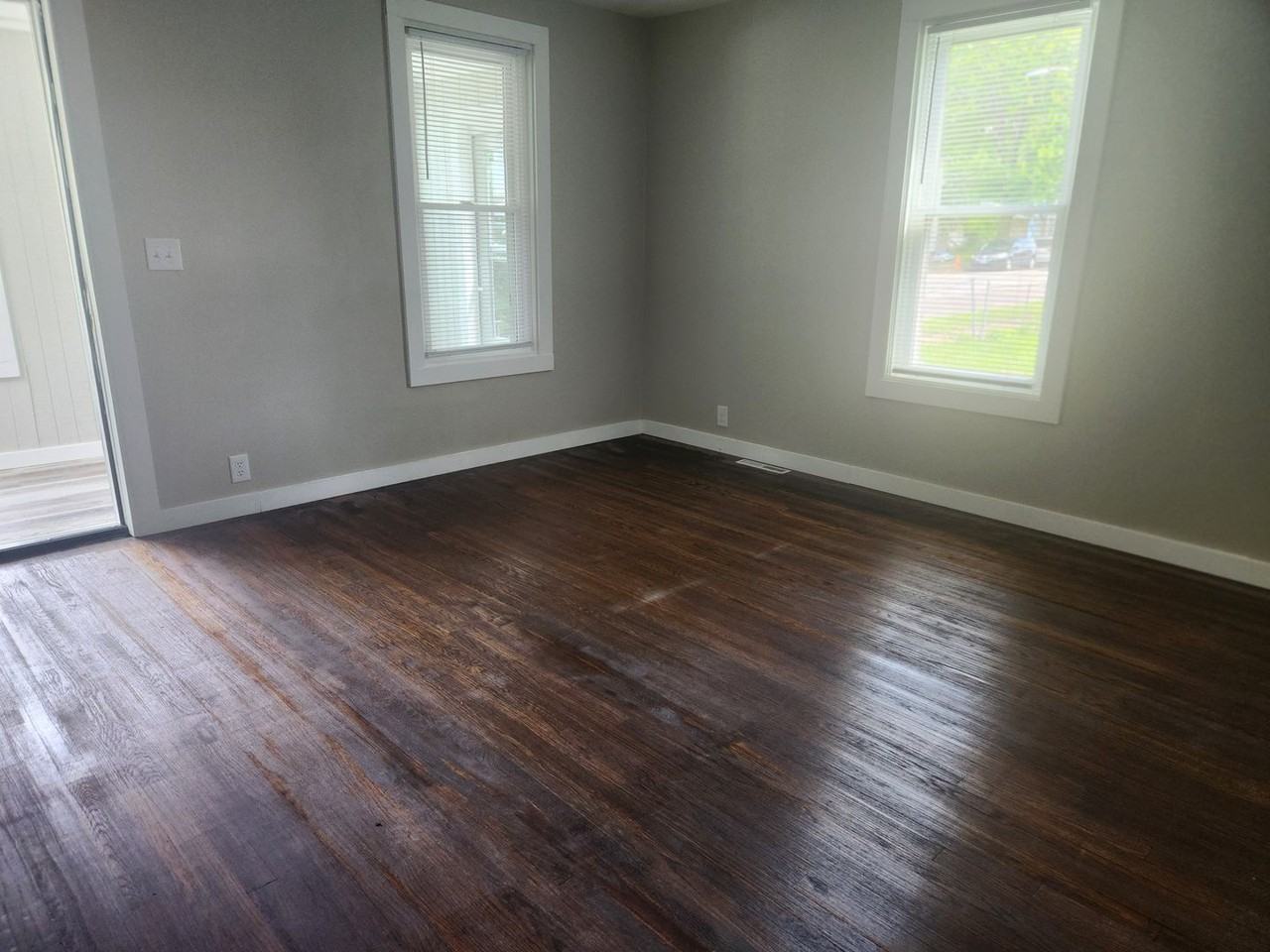 534 46th St - Photo 2 of 10