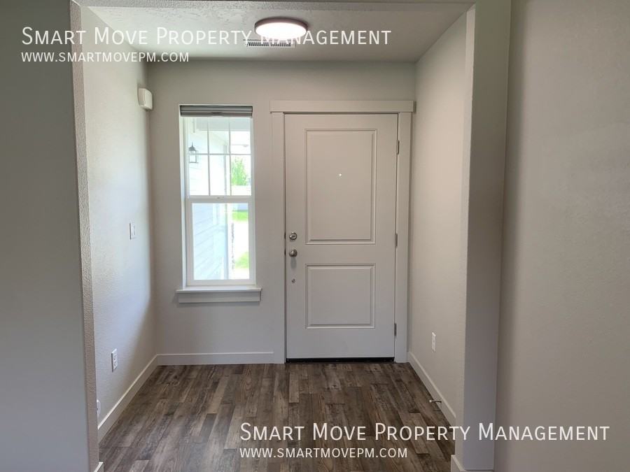 2679 N Rapid Creek Way - Photo 4 of 36