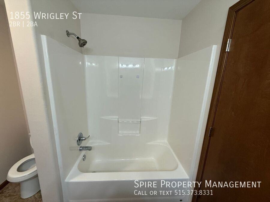 1855 Wrigley St - Photo 2 of 19