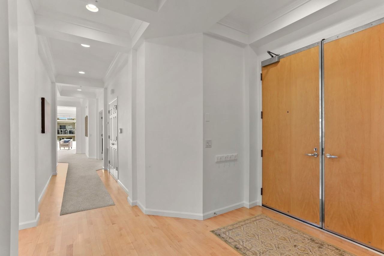 602 5th St #3003 - Photo 3 of 31