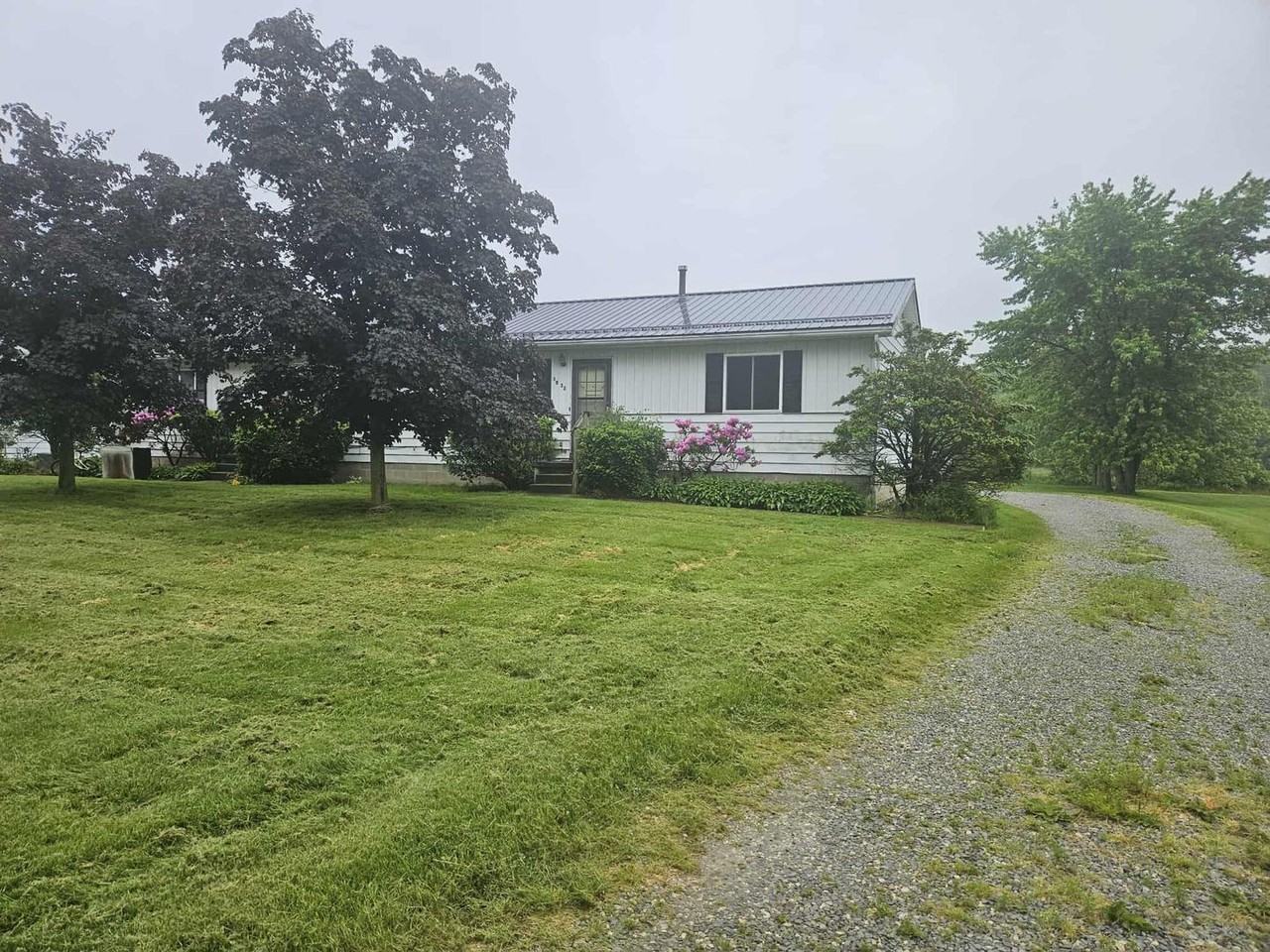 3932 Summit Rd - Photo 2 of 14