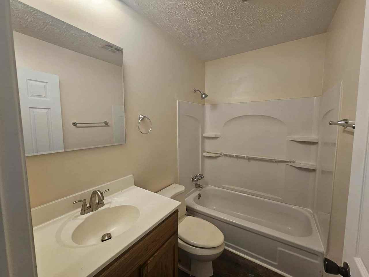 3932 Summit Rd - Photo 3 of 14