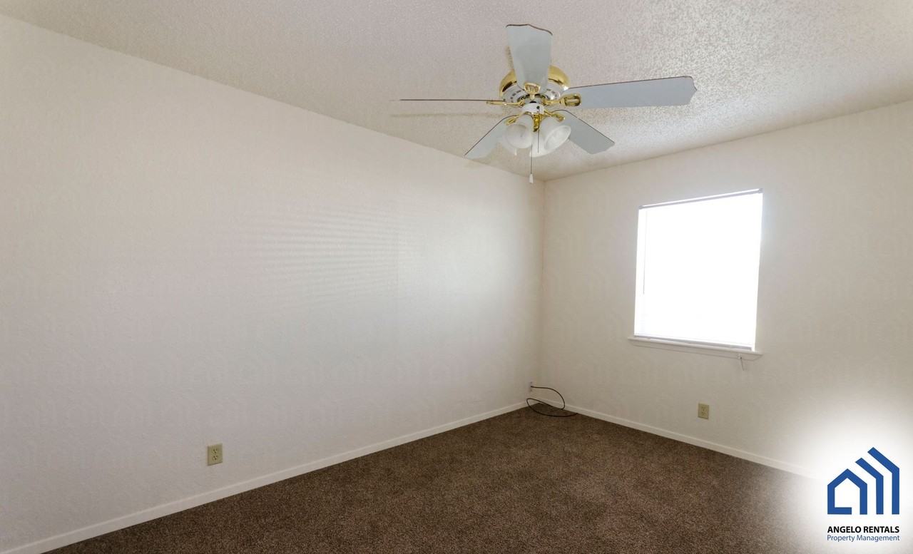 9900 Cottontail Ln - Photo 3 of 9