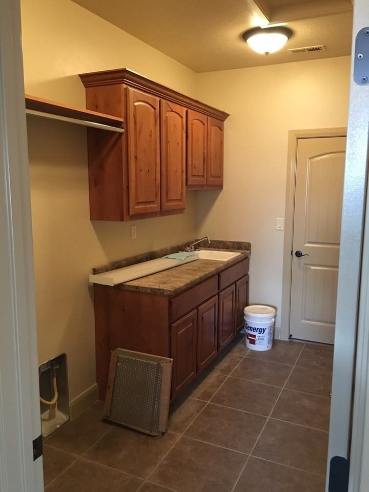 2688 W 310 N - Photo 6 of 14