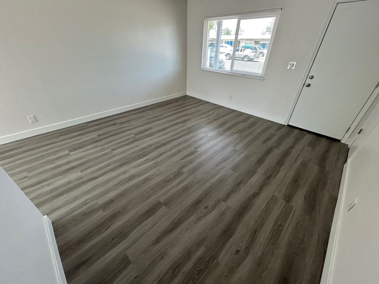 820 Carpenter Dr - Photo 2 of 28