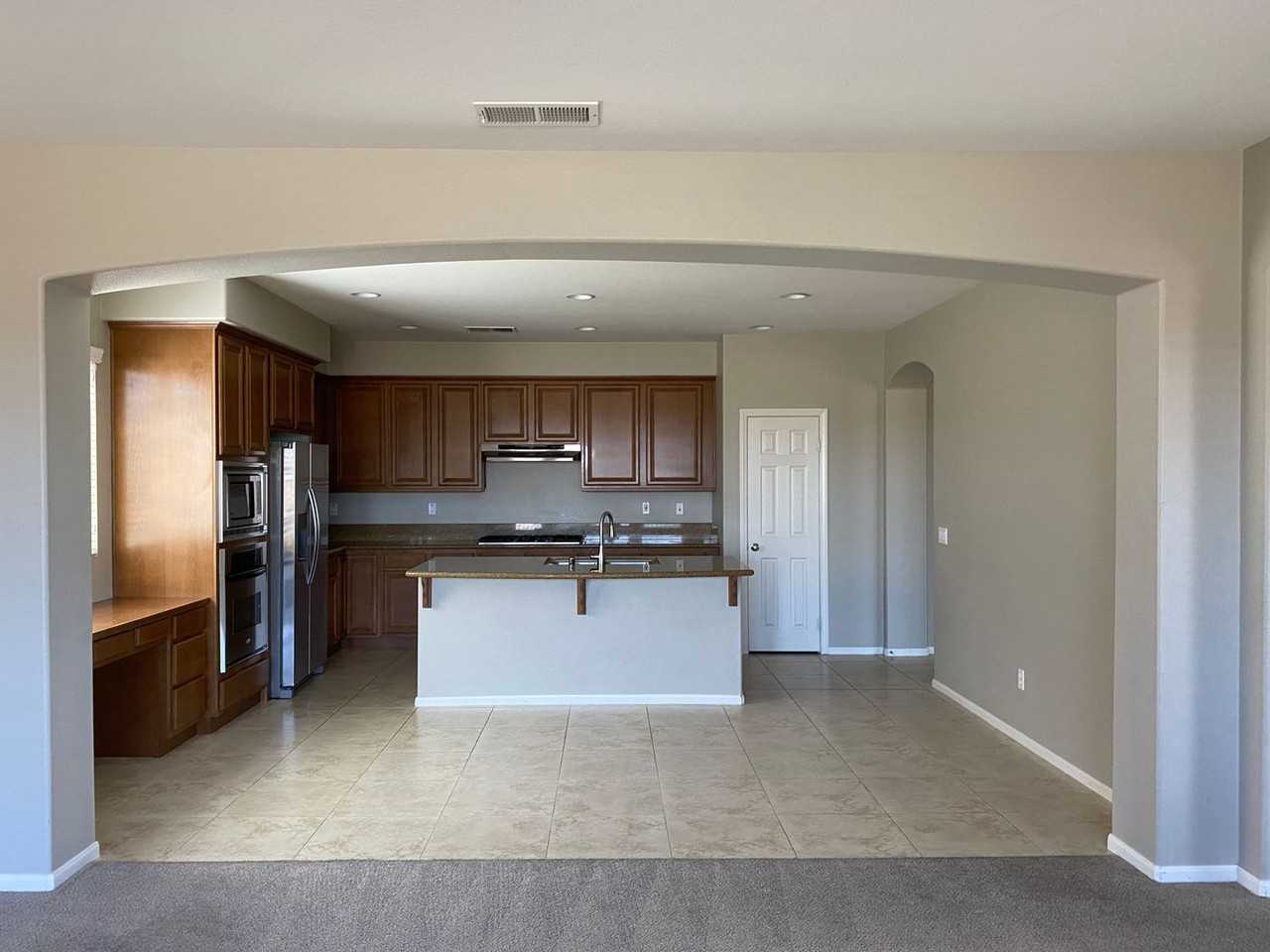 33996 Galleron St - Photo 3 of 18