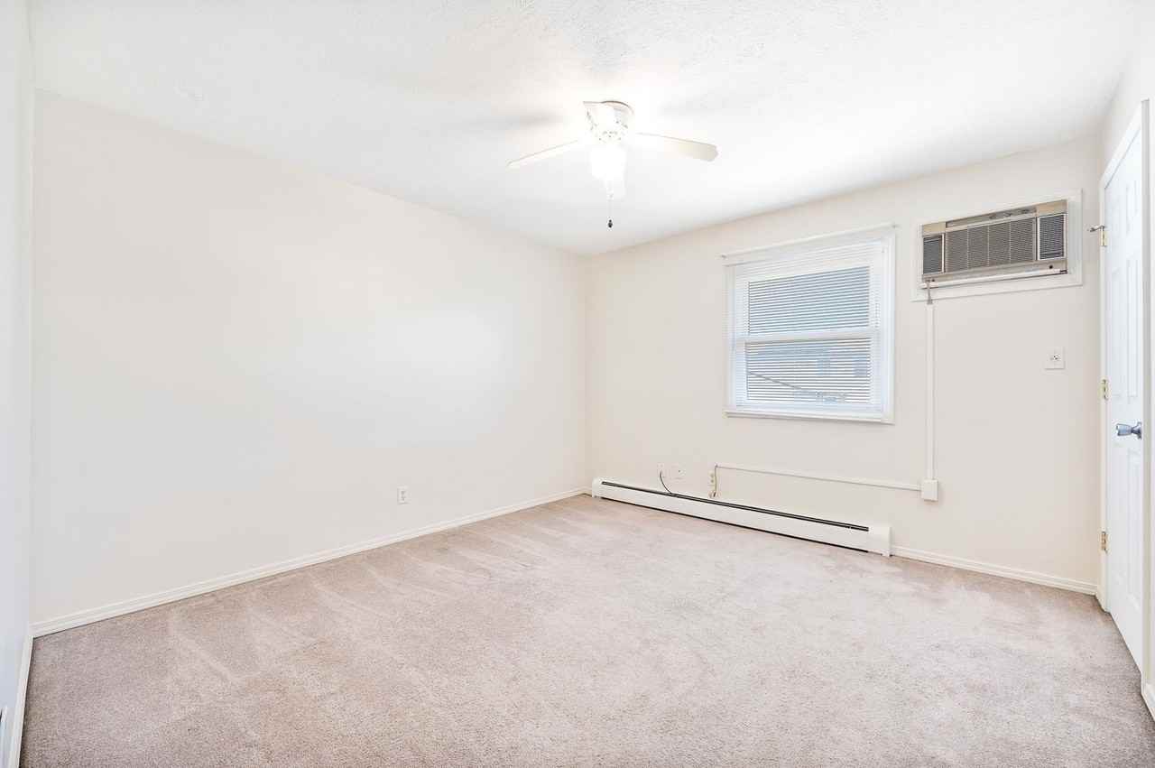 4 Larry Court - Photo 7 of 9