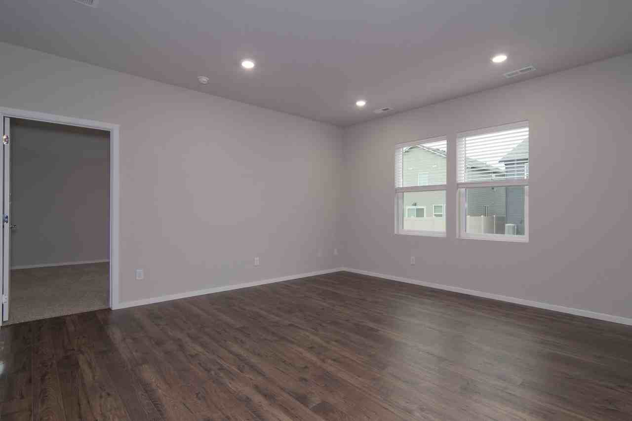 5507 W Georgetown Ln - Photo 2 of 18