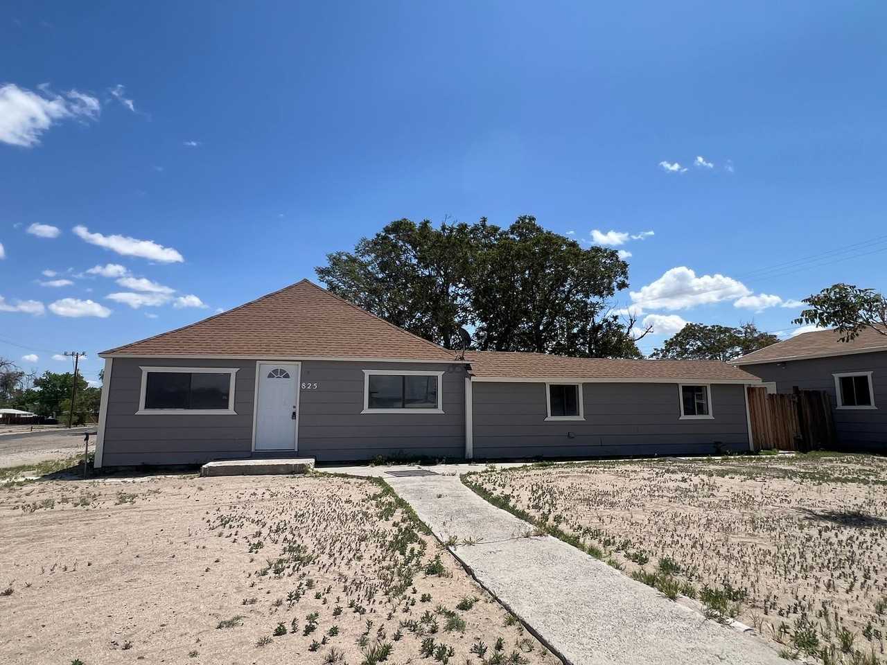 825 S Mclean St - Photo 2 of 12