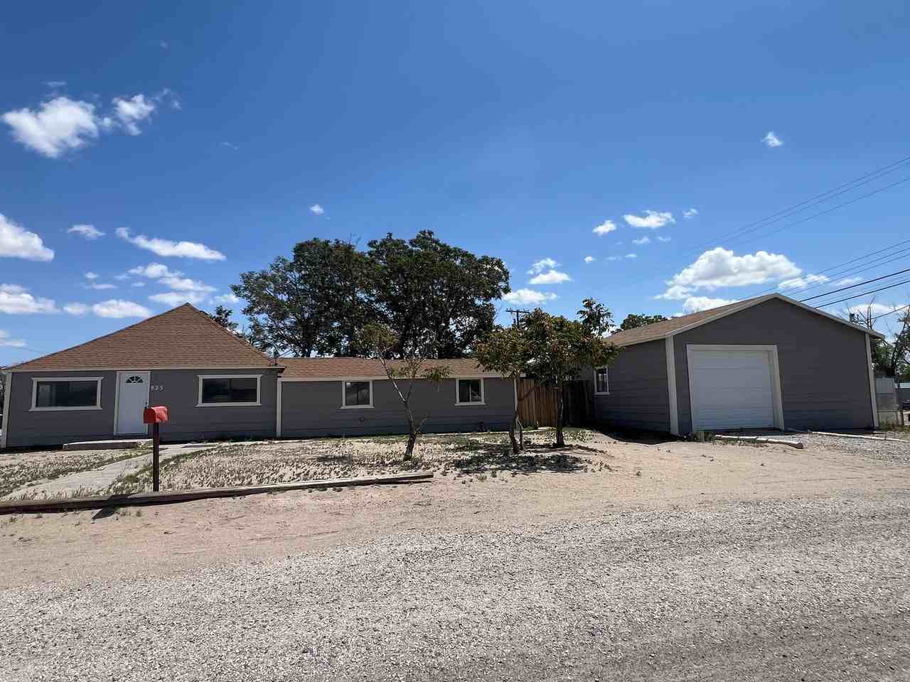 825 S Mclean St - Photo 3 of 12