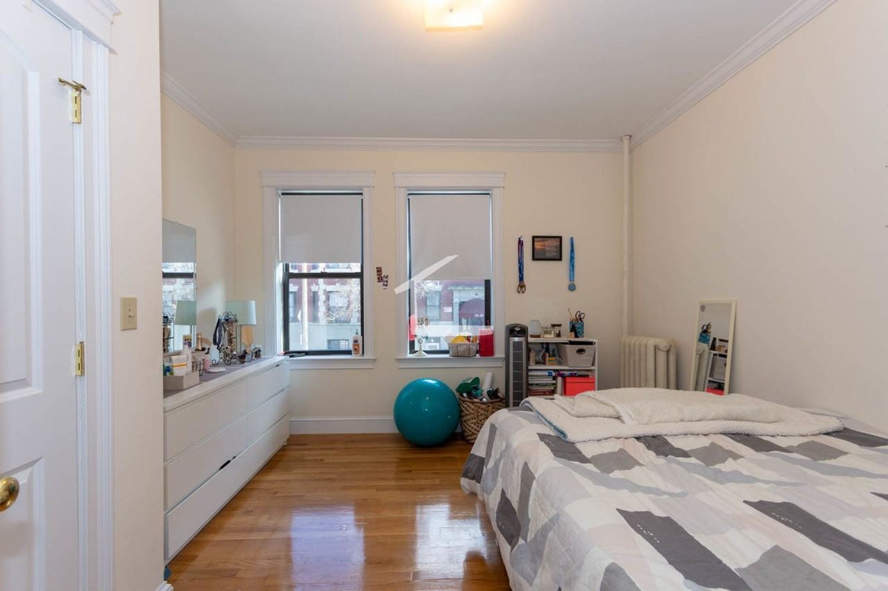 35 Glenville Ave - Photo 2 of 8