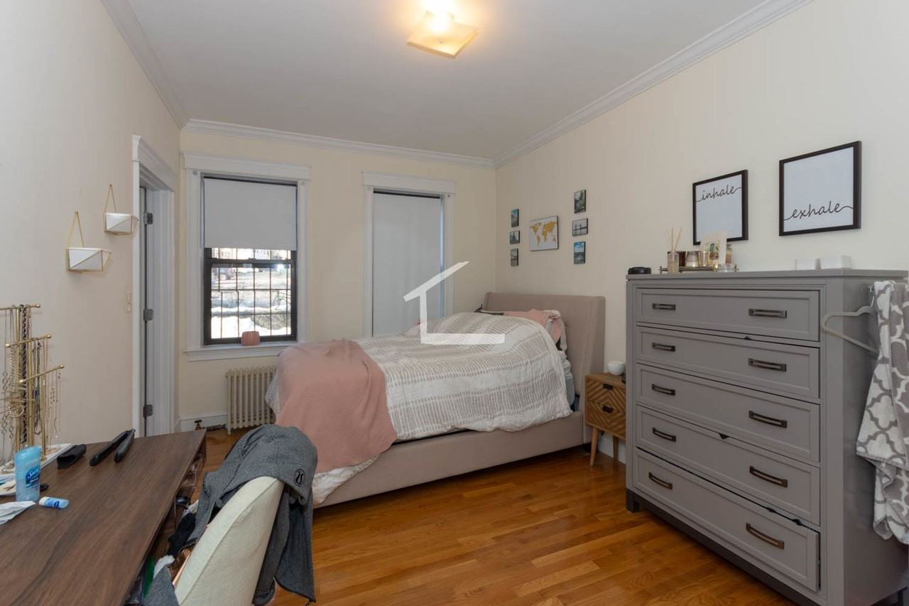 35 Glenville Ave - Photo 3 of 8