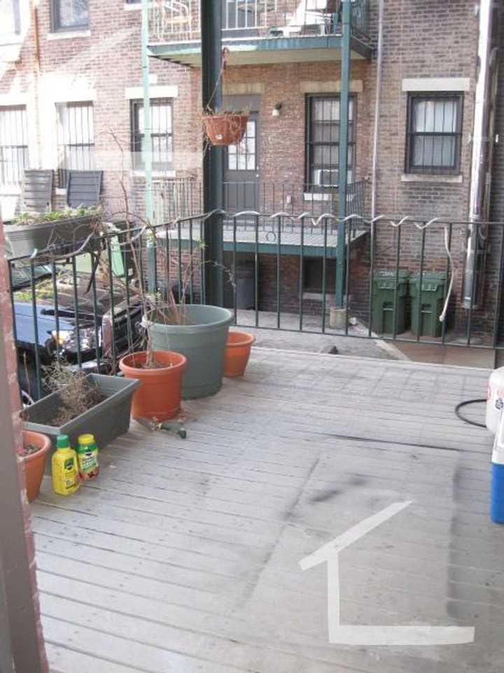 35 Glenville Ave - Photo 7 of 8
