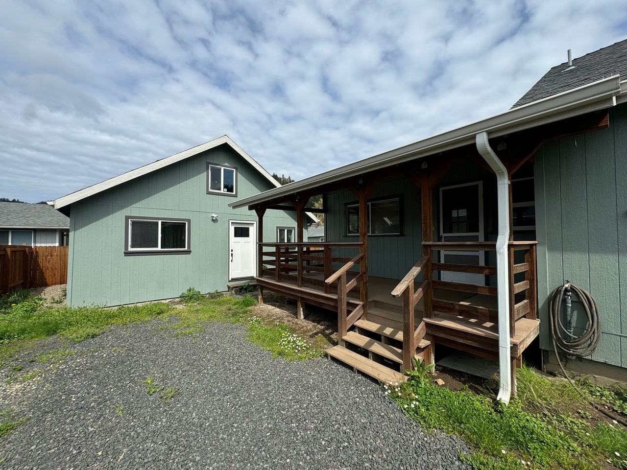 212 Moreland Ave - Photo 2 of 23