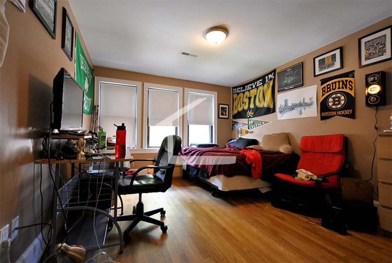 37 Woodstock Ave - Photo 3 of 11