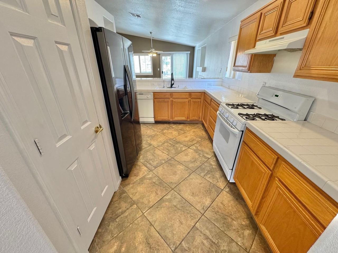 1396 Dragon Rock Dr - Photo 5 of 23