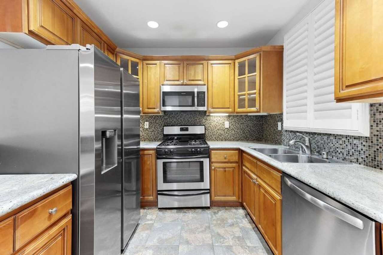 4724 Kester Ave #102 - Photo 2 of 36