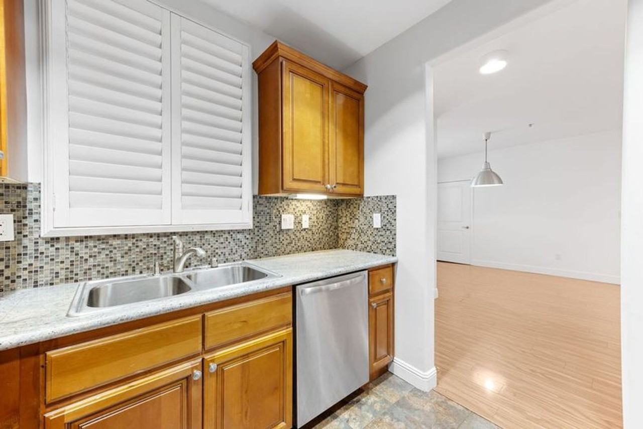 4724 Kester Ave #102 - Photo 3 of 36