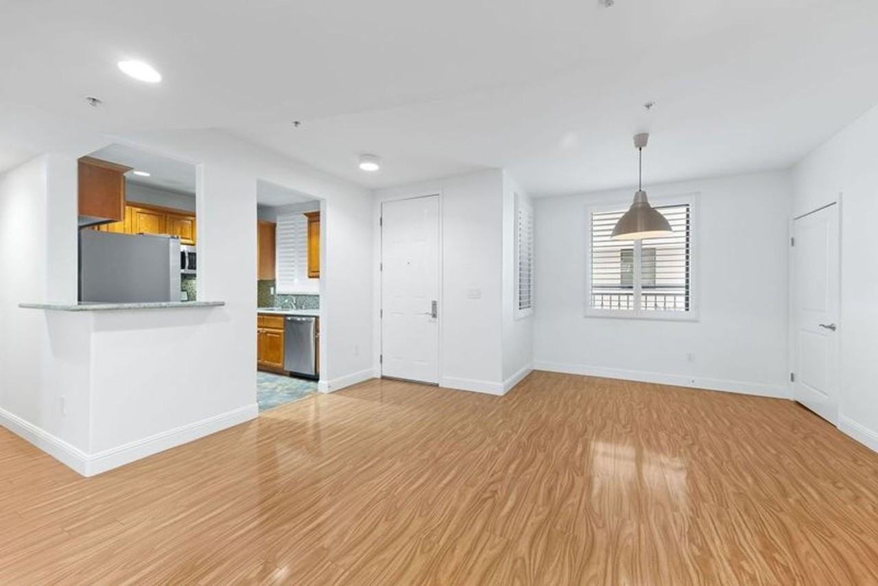 4724 Kester Ave #102 - Photo 5 of 36