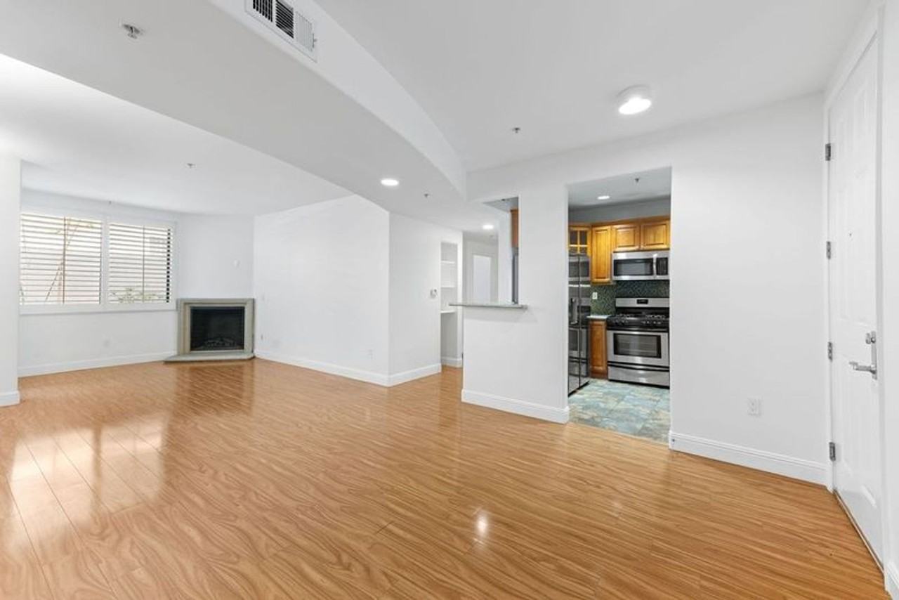 4724 Kester Ave #102 - Photo 6 of 36