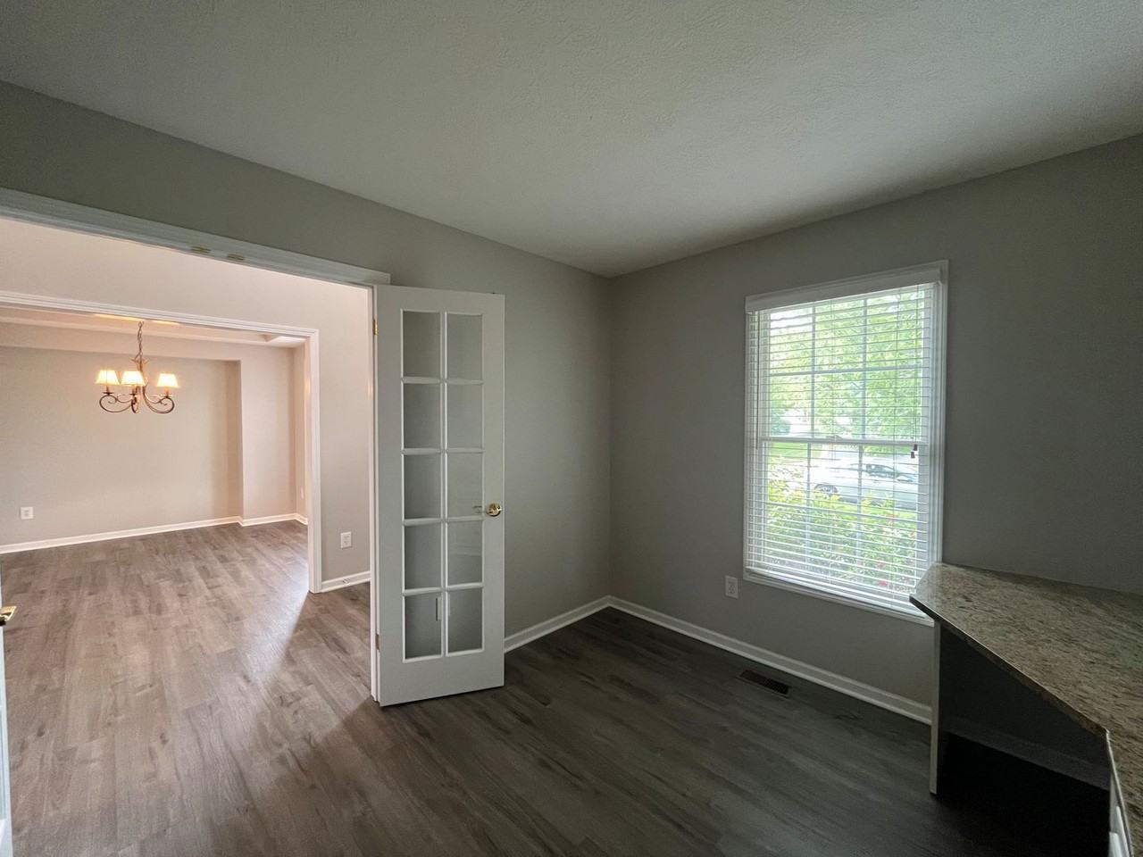 6653 Scioto Pkwy - Photo 3 of 18