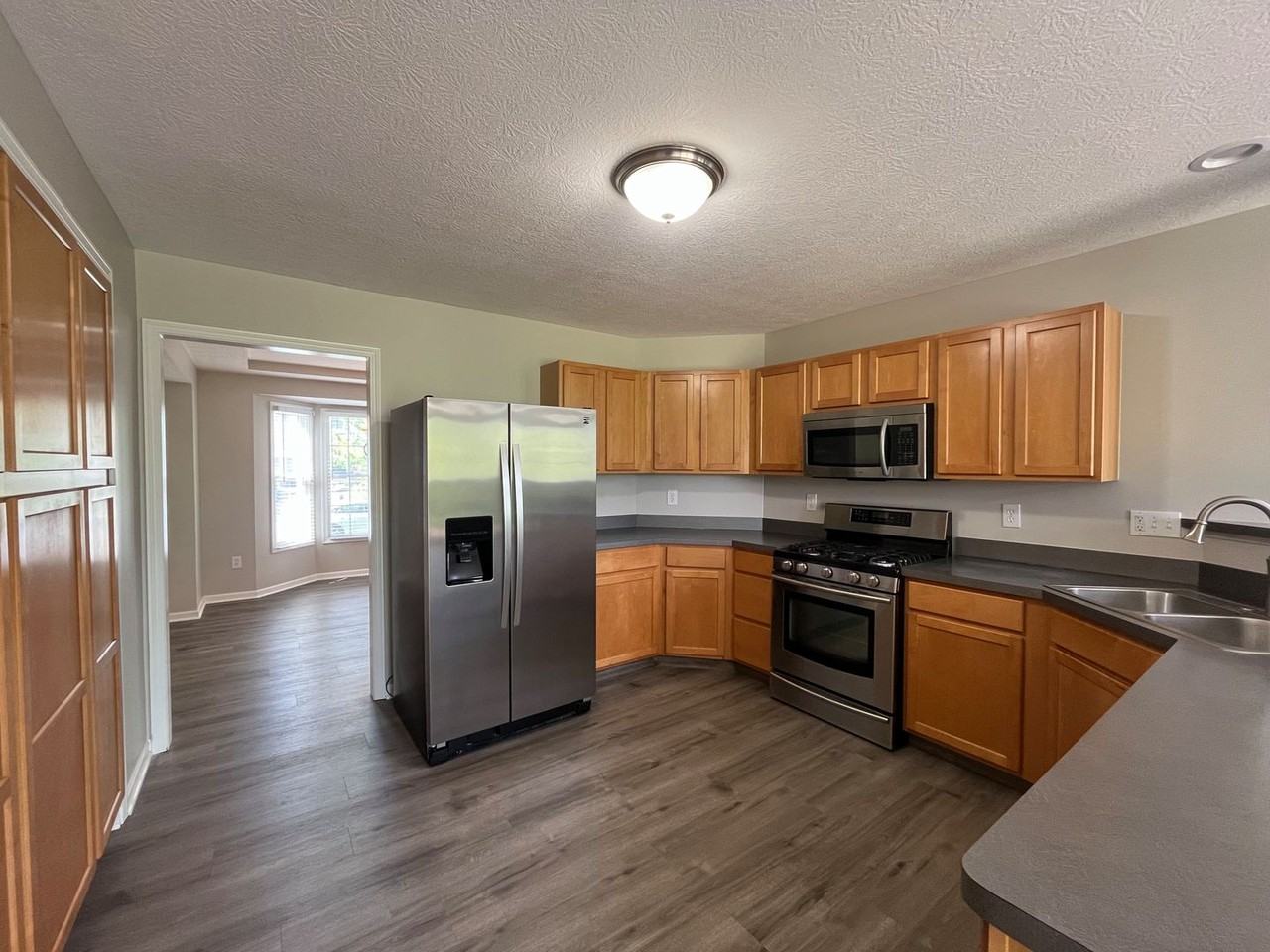 6653 Scioto Pkwy - Photo 5 of 18