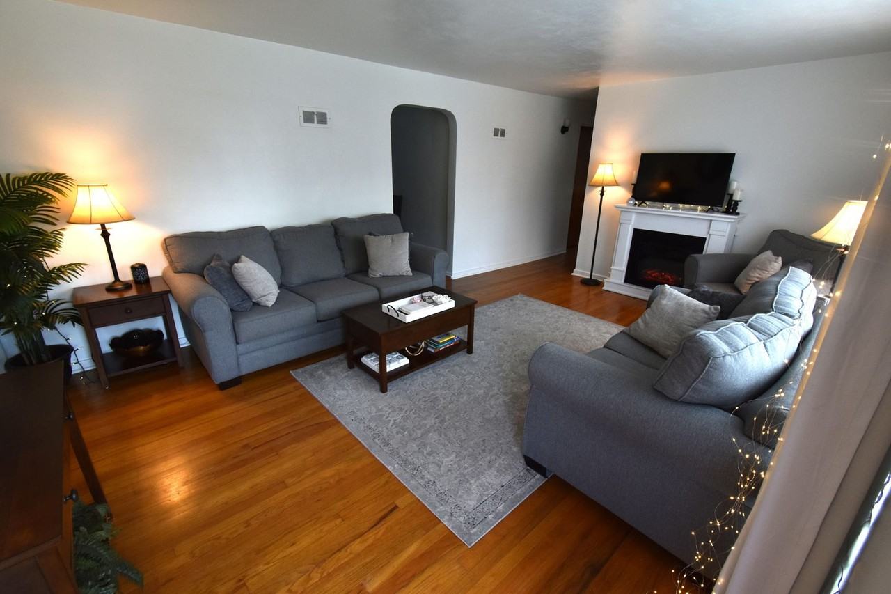 1709 Cornell Rd - Photo 2 of 12