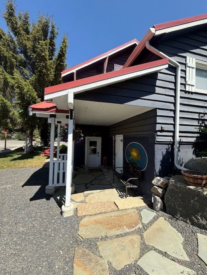 300 S 1st St - Photo 4 of 23