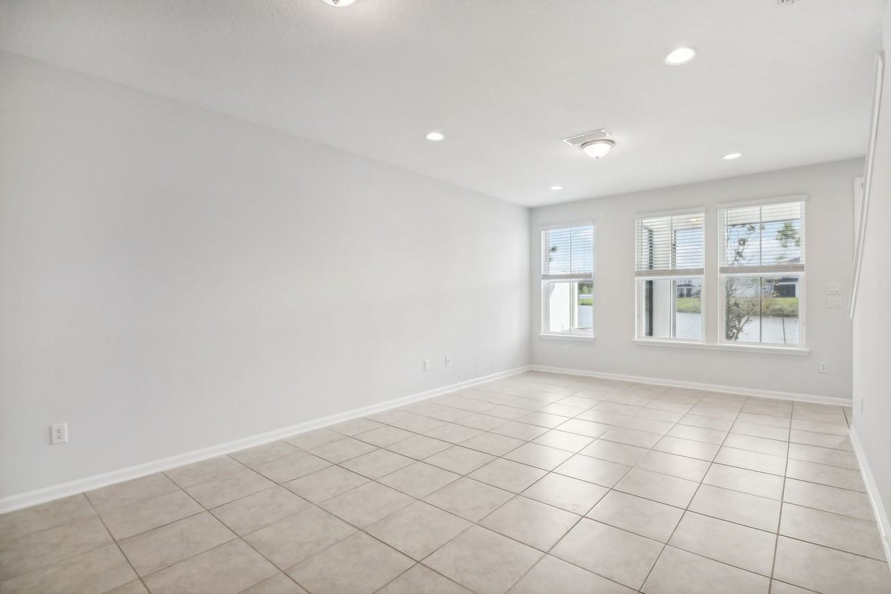 260 Brandon Lakes Drive - Photo 7 of 26