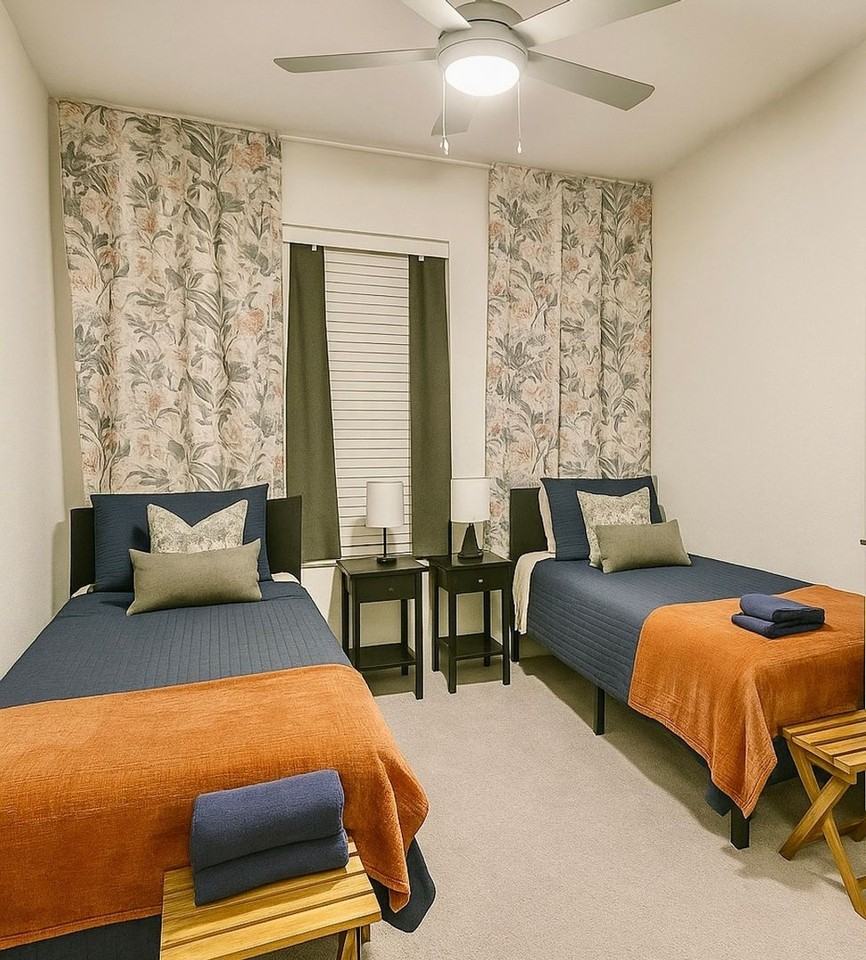 4550 S Grand Canyon Dr - Photo 2 of 15