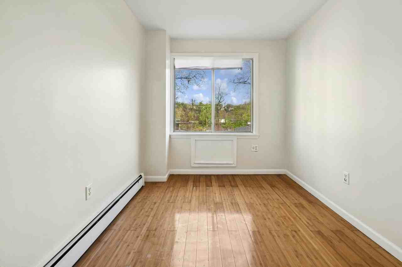 4557B Bronx Blvd #1 - Photo 3 of 8