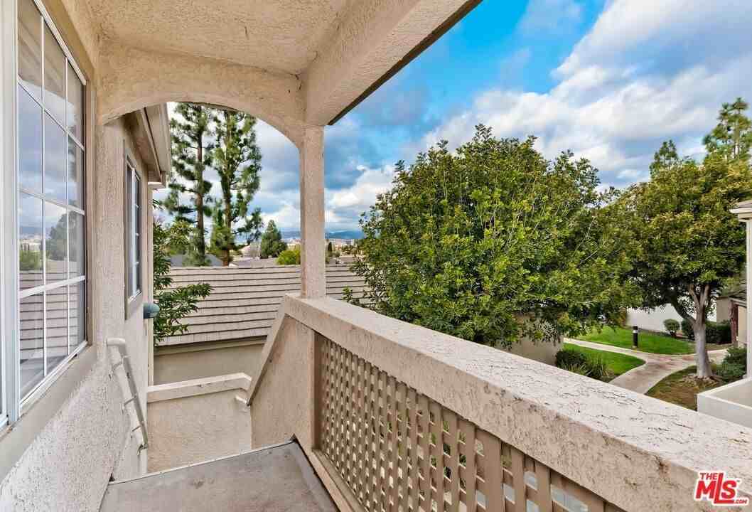 1055 Waltham Rd #G - Photo 3 of 22