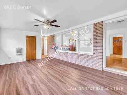 602 C St - Photo 3 of 19