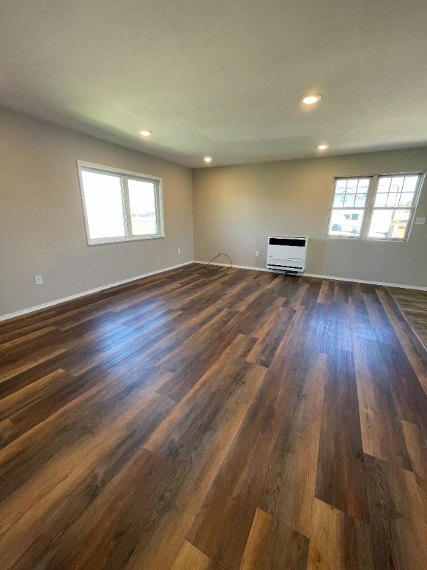 2555 Valley Dr - Photo 5 of 17