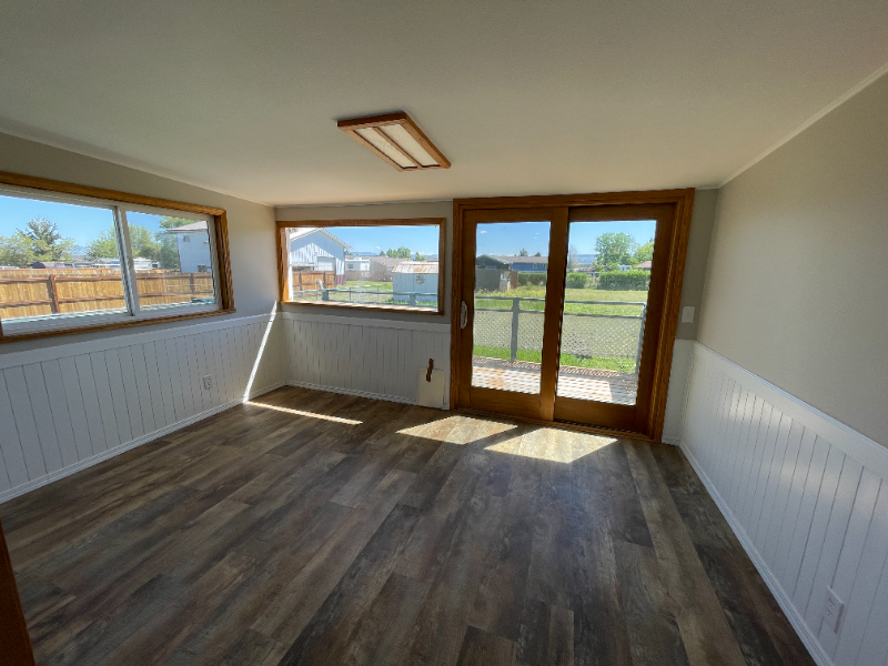 2555 Valley Dr - Photo 7 of 17