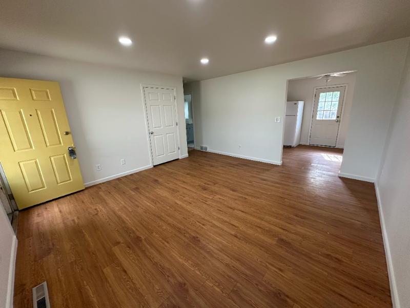 1321 Cherry St - Photo 2 of 21