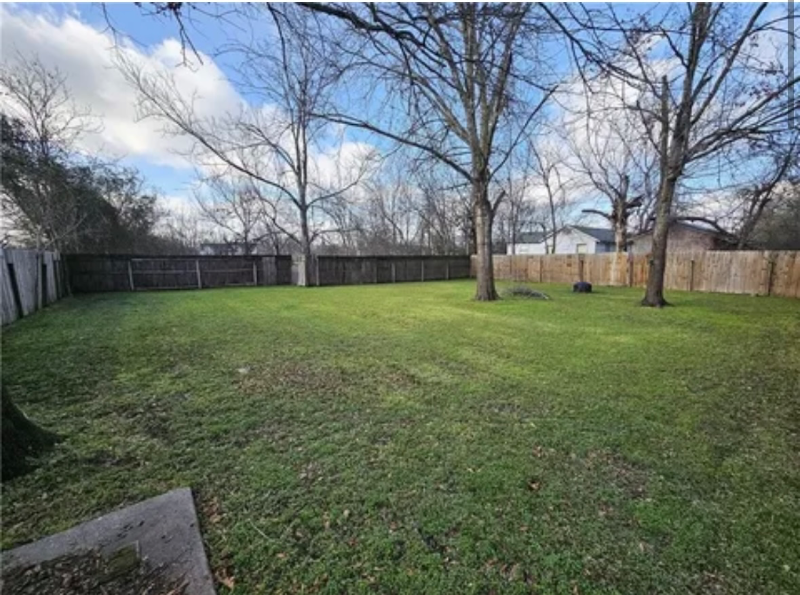 205 N Rusk St - Photo 3 of 19