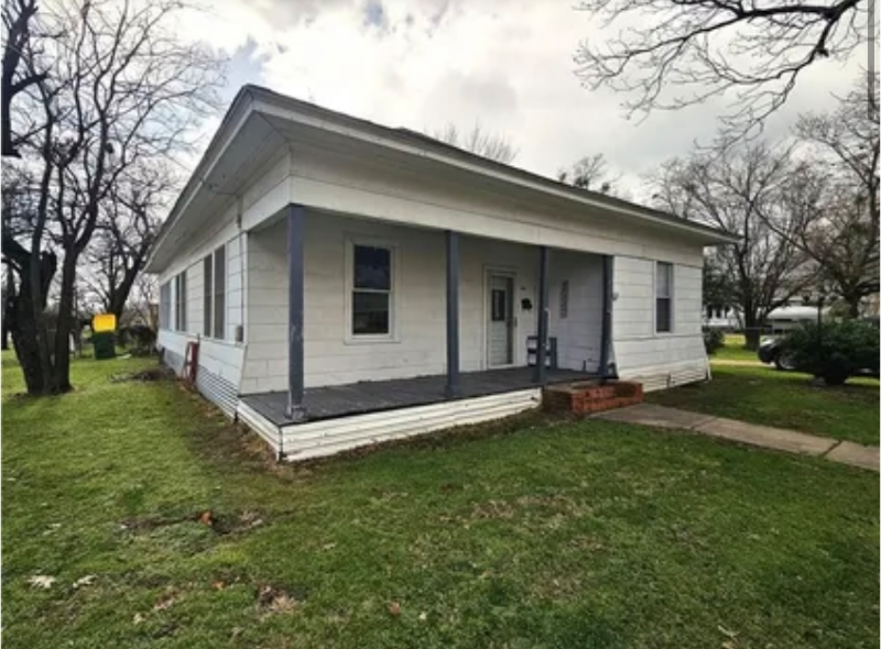 402 W Yeagua St - Photo 2 of 17