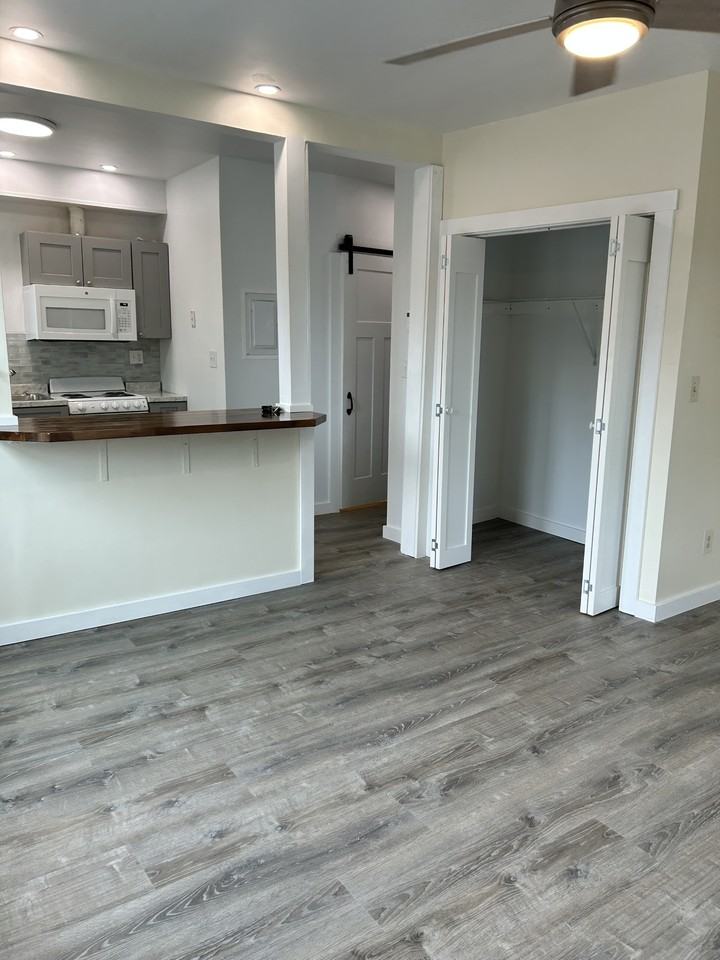 State St - Photo 3 of 10