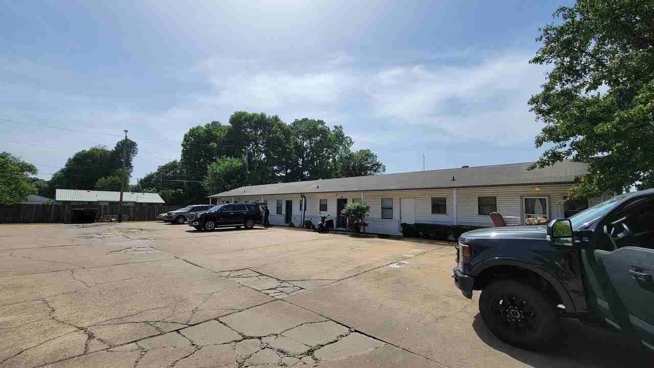 4005 East Nettleton Avenue - Photo 2 of 6