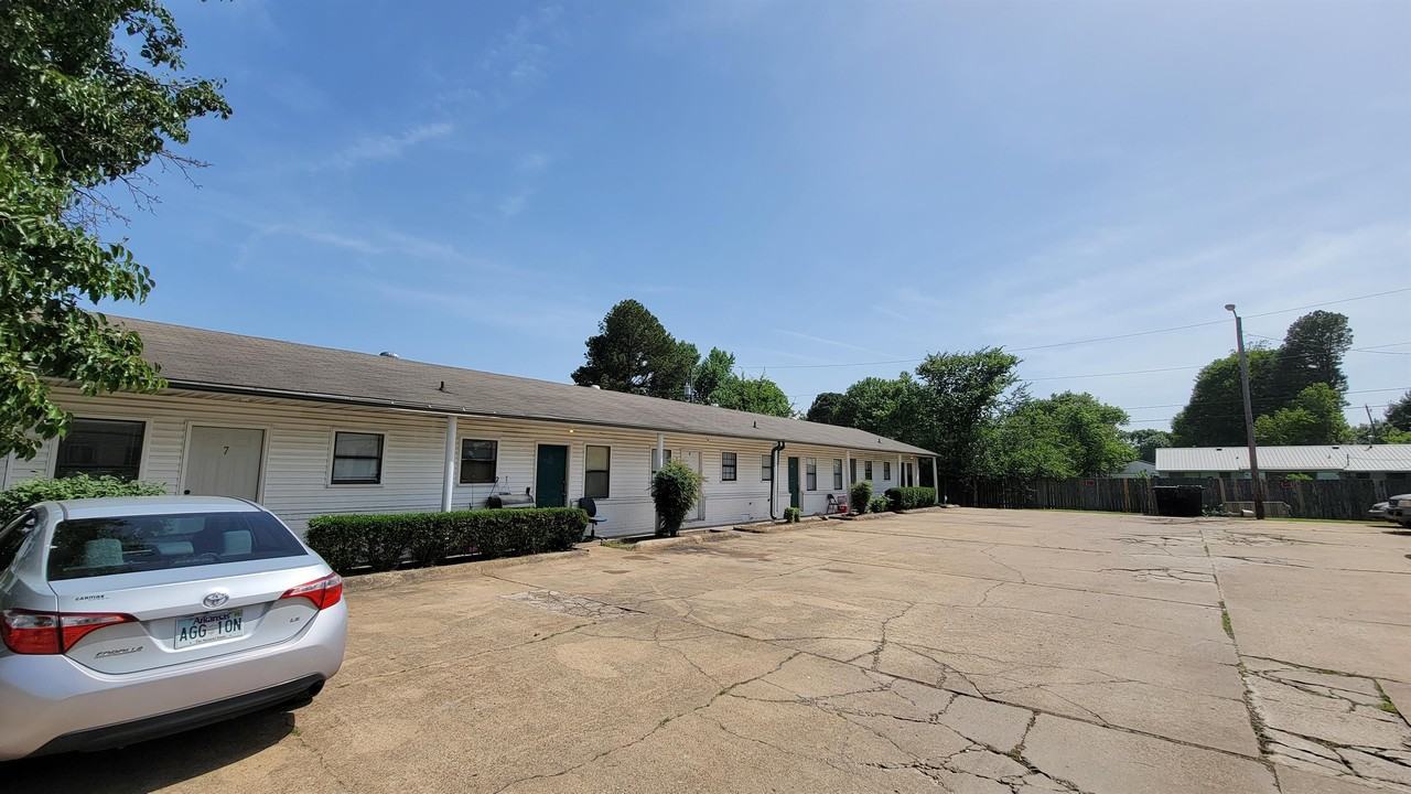 4005 East Nettleton Avenue - Photo 3 of 6