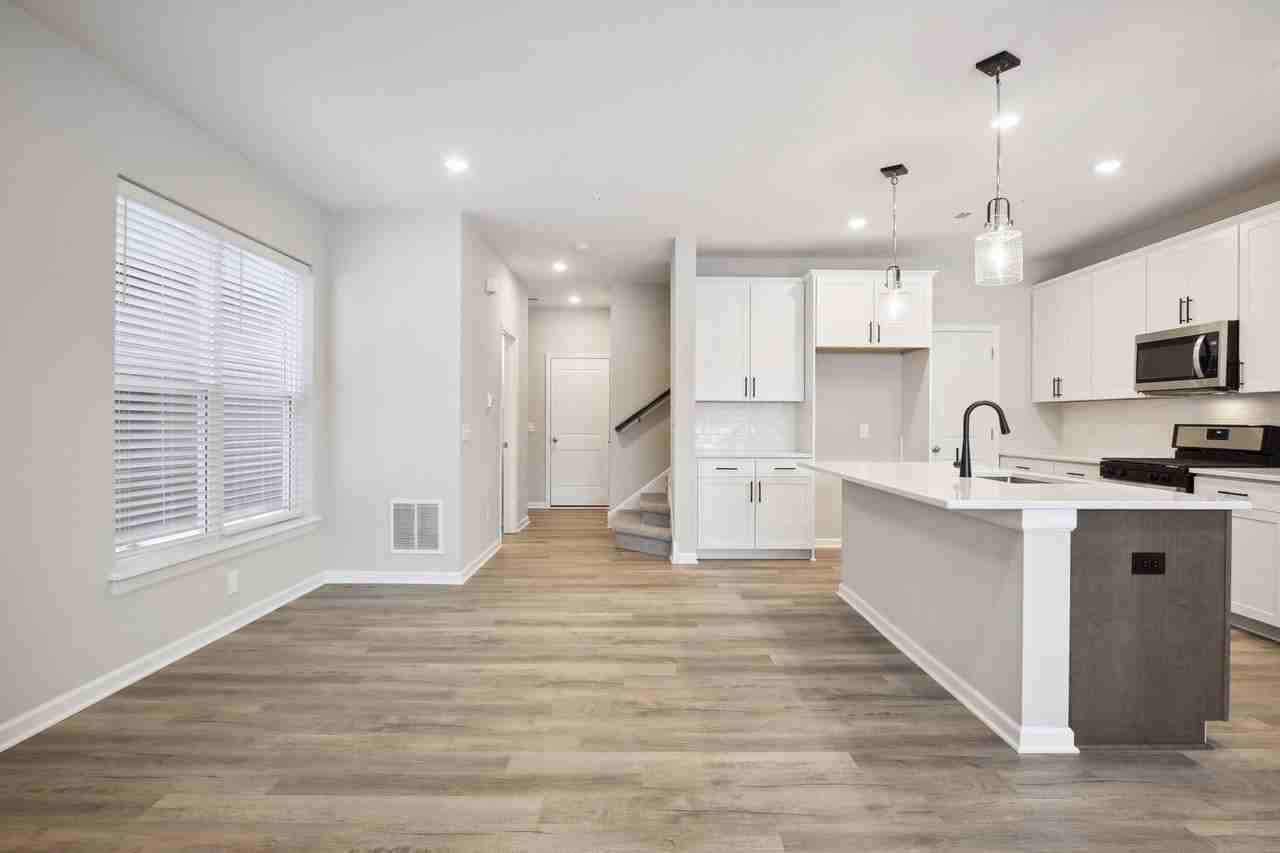 14536 Twin Lakes Circle - Photo 7 of 40