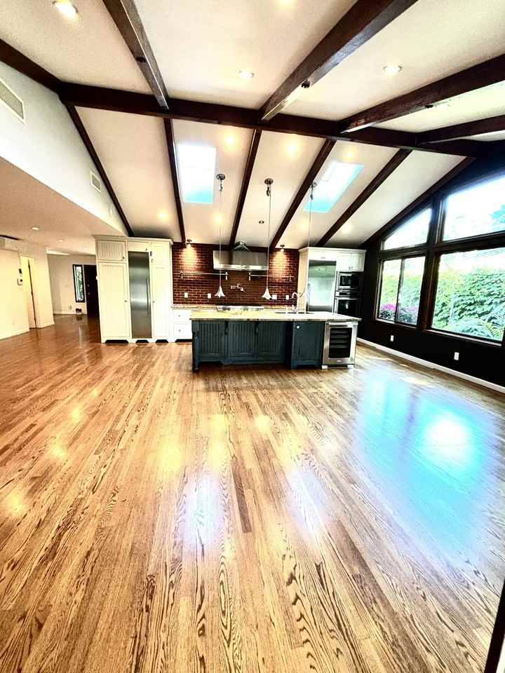 1875 University Avenue - Photo 4 of 28